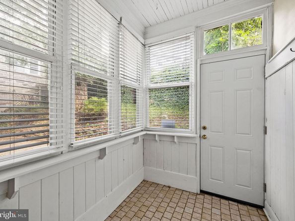 6653 Lincoln Drive, Philadelphia PA 19119