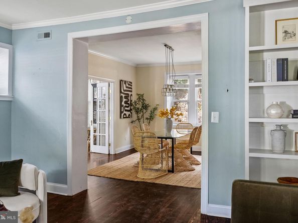 6653 Lincoln Drive, Philadelphia PA 19119