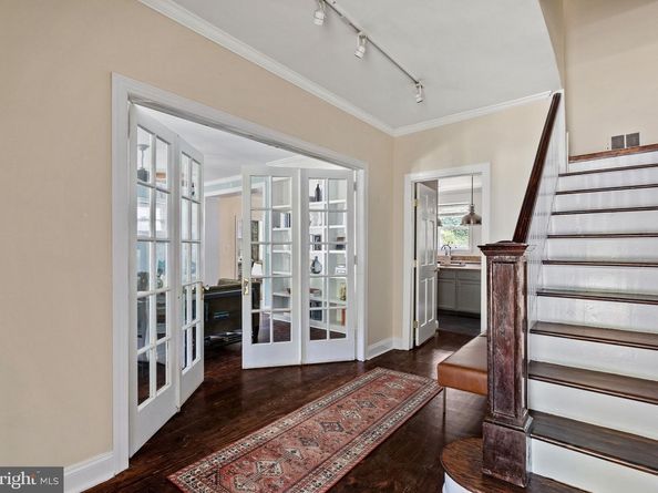 6653 Lincoln Drive, Philadelphia PA 19119