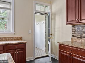 6653 Lincoln Drive, Philadelphia PA 19119