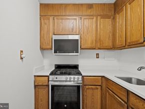 4600 S Four Mile Run Drive 423, Arlington VA 22204