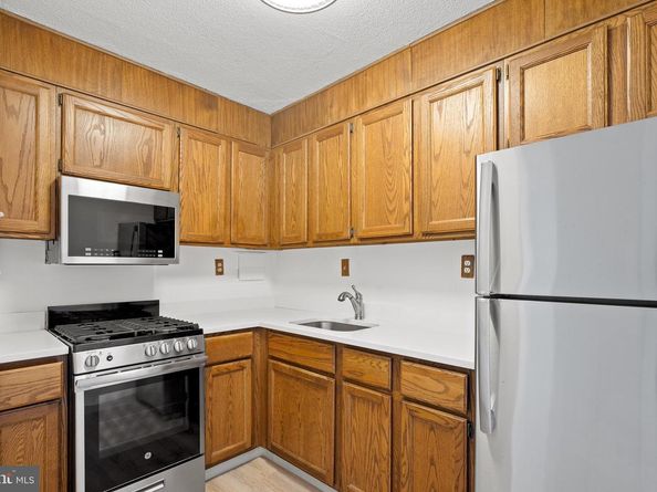 4600 S Four Mile Run Drive 423, Arlington VA 22204