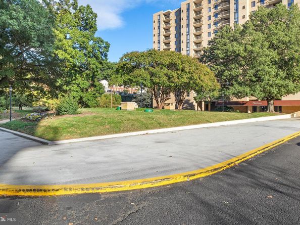 4600 S Four Mile Run Drive 423, Arlington VA 22204