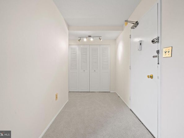 4600 S Four Mile Run Drive 423, Arlington VA 22204