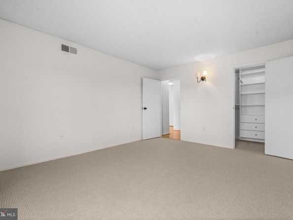 4500 S Four Mile Run Drive S 910, Arlington VA 22204
