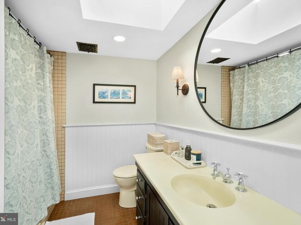 315 Fitzwater Street, Philadelphia PA 19147