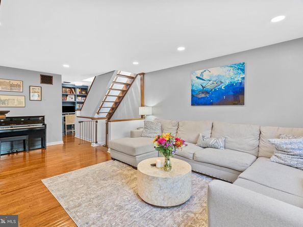 315 Fitzwater Street, Philadelphia PA 19147