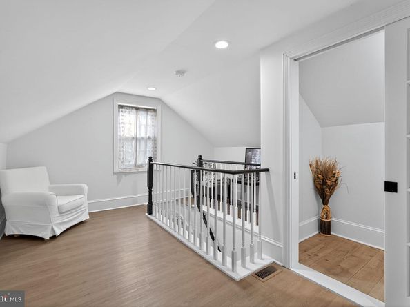 129 Old Soldiers Road, Cheltenham PA 19012