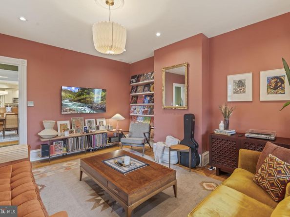 562 Leverington Avenue, Philadelphia PA 19128