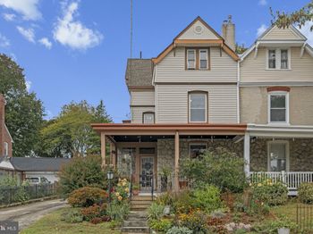 562 Leverington Avenue