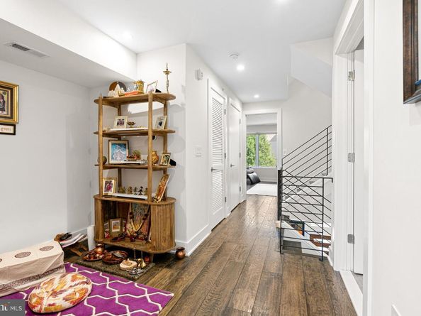 212 N 21st Street 1, Philadelphia PA 19103