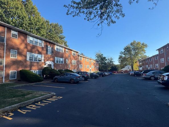 816 South Avenue K9, Secane PA 19018