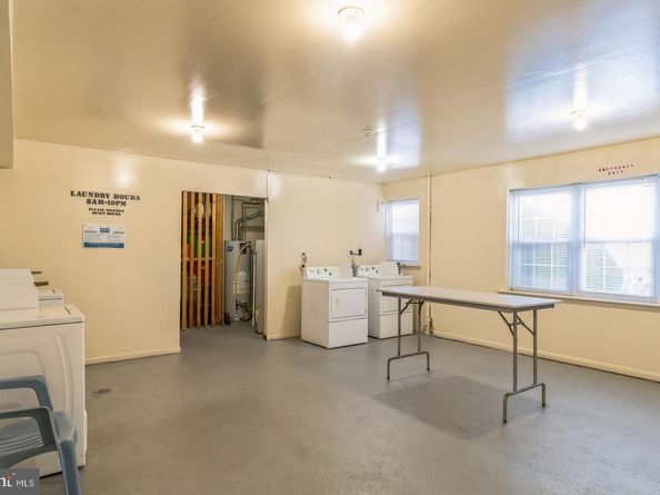 816 South Avenue K9, Secane PA 19018