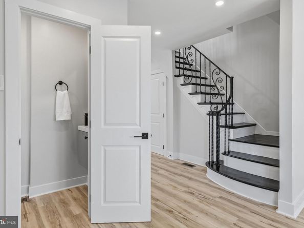 937 E Gorgas Lane, Philadelphia PA 19150