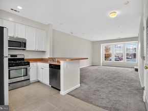 22976 Fontwell Square, Sterling VA 20166