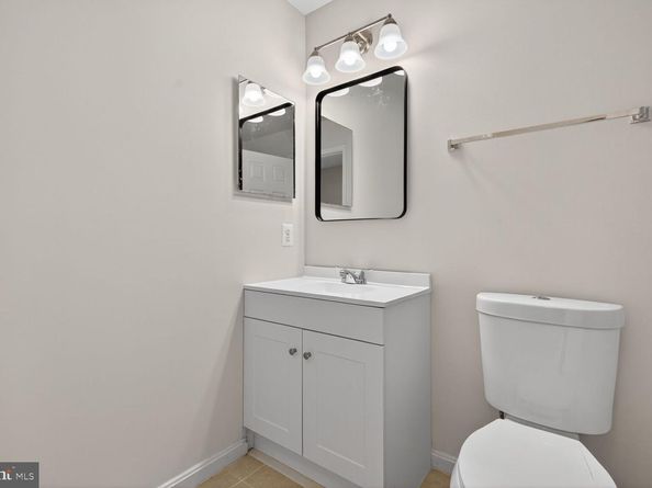 22976 Fontwell Square, Sterling VA 20166