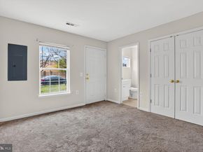 22976 Fontwell Square, Sterling VA 20166