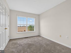 22976 Fontwell Square, Sterling VA 20166