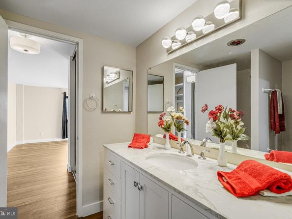 6101 Edsall Road 312, Alexandria VA 22304