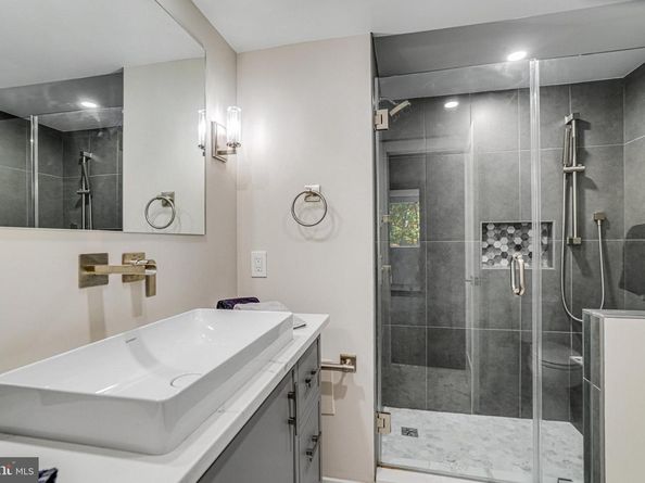 6101 Edsall Road 312, Alexandria VA 22304