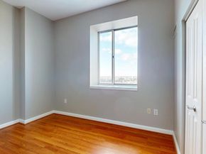 901 N Penn Street R2404, Philadelphia PA 19123