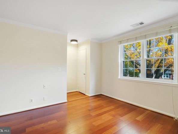 4614 28TH Road S B, Arlington VA 22206