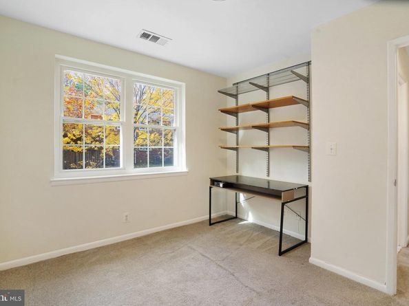 4614 28TH Road S B, Arlington VA 22206