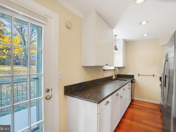 4614 28TH Road S B, Arlington VA 22206