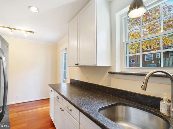 4614 28TH Road S B, Arlington VA 22206