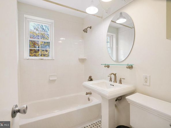 4614 28TH Road S B, Arlington VA 22206