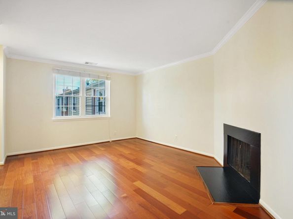 4614 28TH Road S B, Arlington VA 22206