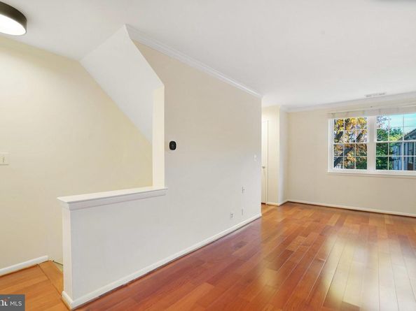 4614 28TH Road S B, Arlington VA 22206