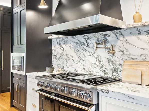 8913 Holly Leaf Lane, Bethesda MD 20817