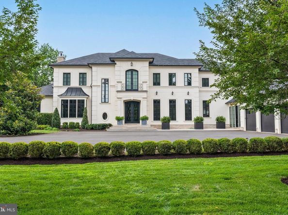 8913 Holly Leaf Lane, Bethesda MD 20817