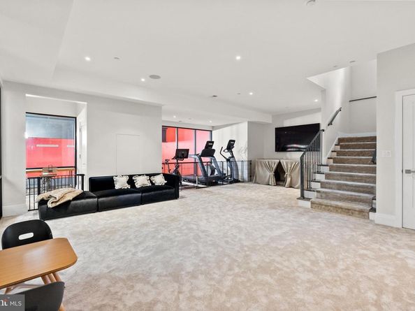 8913 Holly Leaf Lane, Bethesda MD 20817