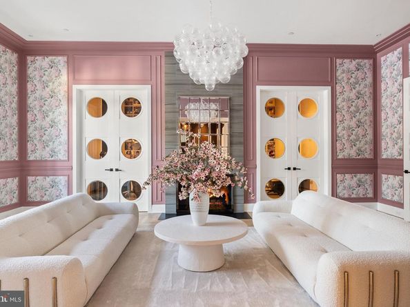 8913 Holly Leaf Lane, Bethesda MD 20817