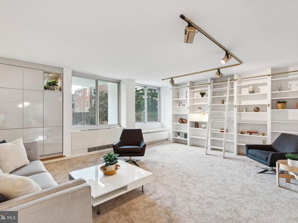 604 S Washington Square 105, Philadelphia PA 19106