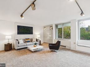 604 S Washington Square 105, Philadelphia PA 19106