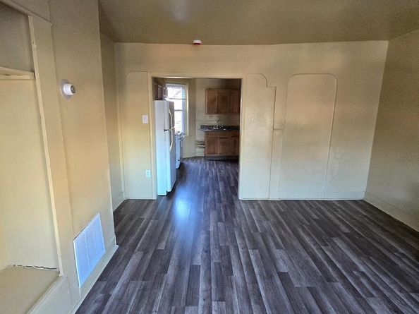 4904 N Front Street, Philadelphia PA 19120