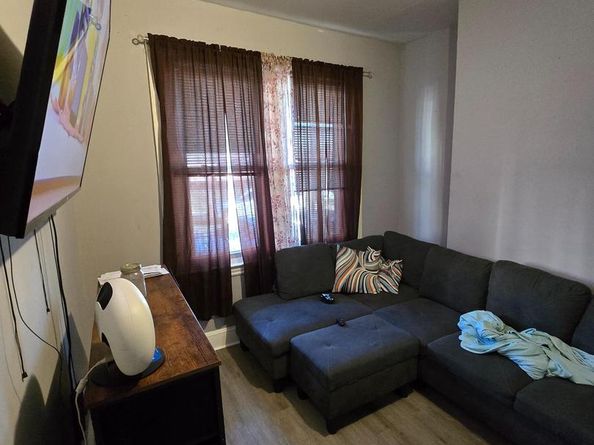 4904 N Front Street, Philadelphia PA 19120