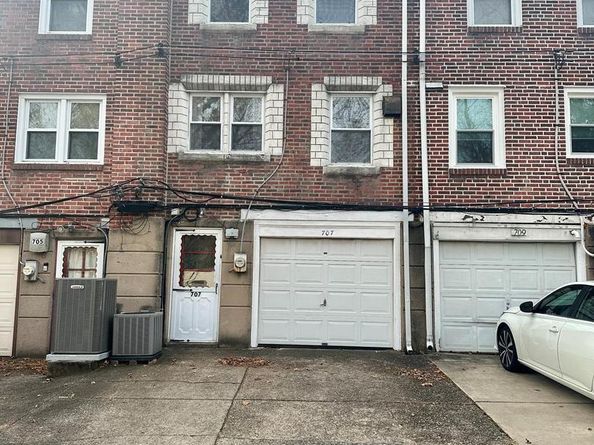 707 Crescent Drive, Glenolden PA 19036