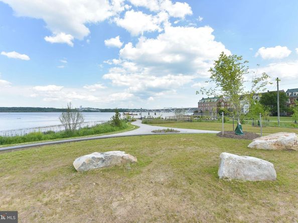 16 Wharf Street, Alexandria VA 22314