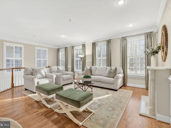 16 Wharf Street, Alexandria VA 22314