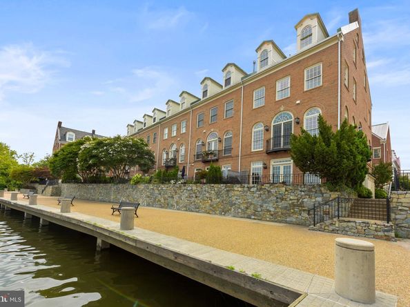 16 Wharf Street, Alexandria VA 22314
