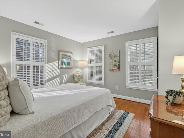 16 Wharf Street, Alexandria VA 22314