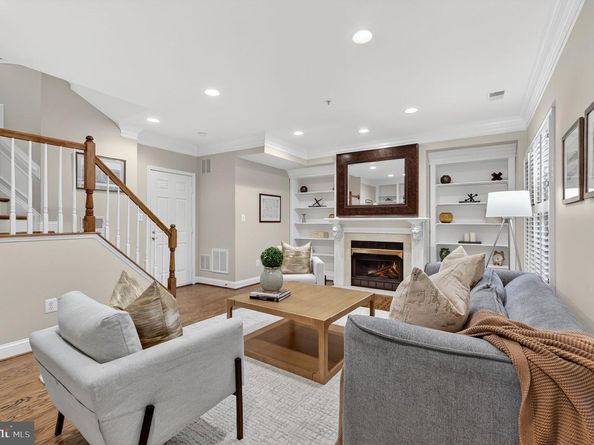 16 Wharf Street, Alexandria VA 22314