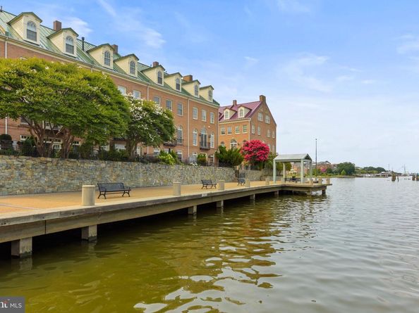 16 Wharf Street, Alexandria VA 22314