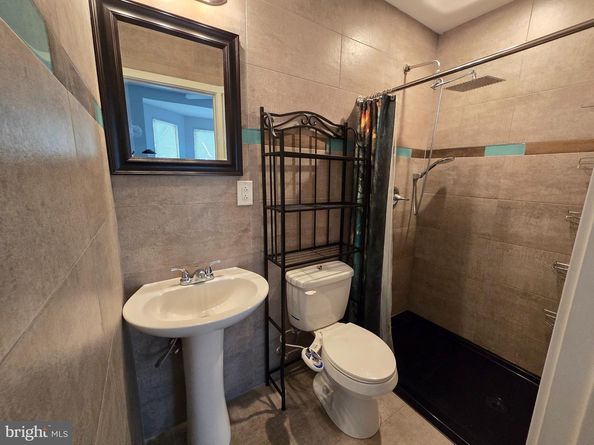 6605 Ross Street, Philadelphia PA 19119