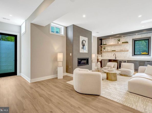 7400 Churchill Road, Mclean VA 22101