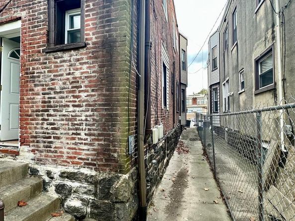 632 S 52nd Street, Philadelphia PA 19143